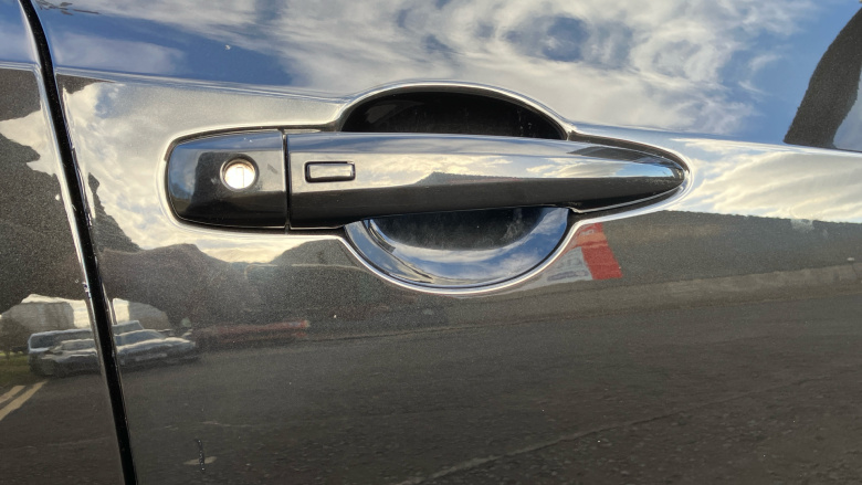 Nissan Juke 1.0 DiG-T 114 N-Connecta 5dr Petrol Hatchback